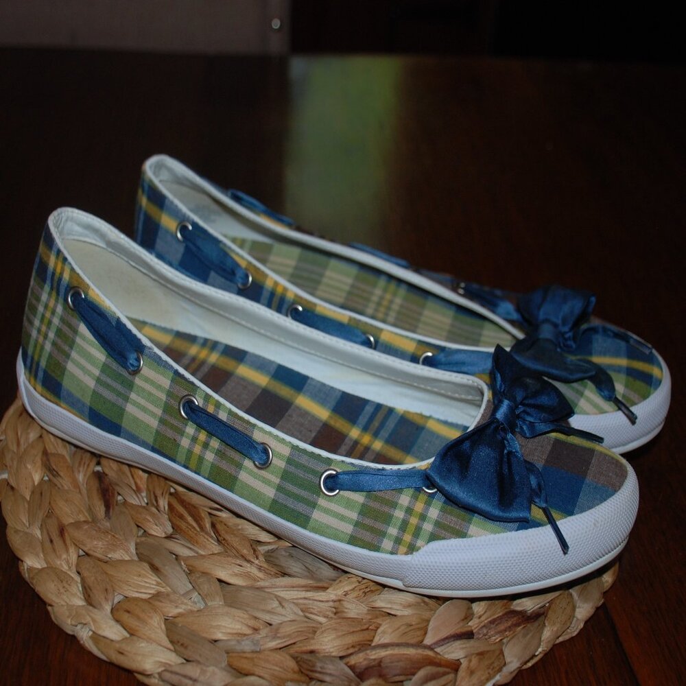 New So Cute Liz Claiborne Plaid Flats